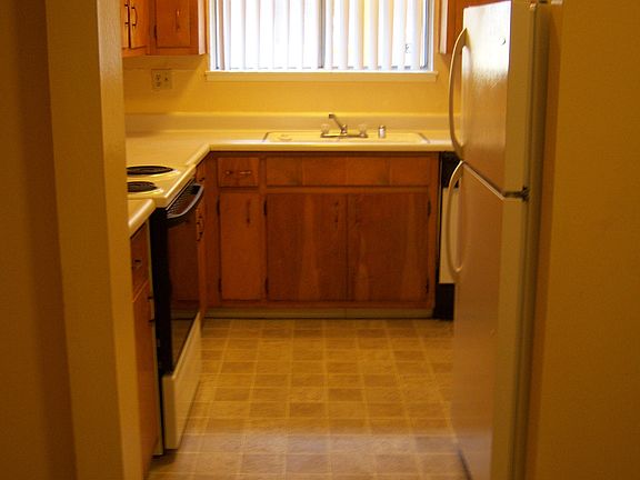 3rd image of 1420 Ramirez St APT 16