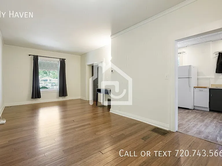 228 N Pearl St #1 — Photo 6