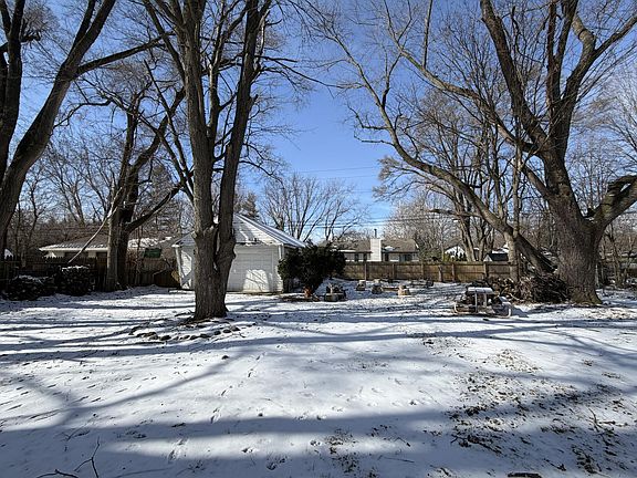 3rd image of 2420 Emmons Ave