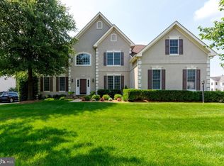 42523 Longacre Dr, Chantilly, VA 20152