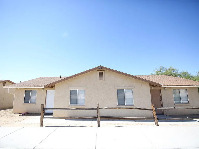 6313 Palo Verde Ave #B — Photo 1