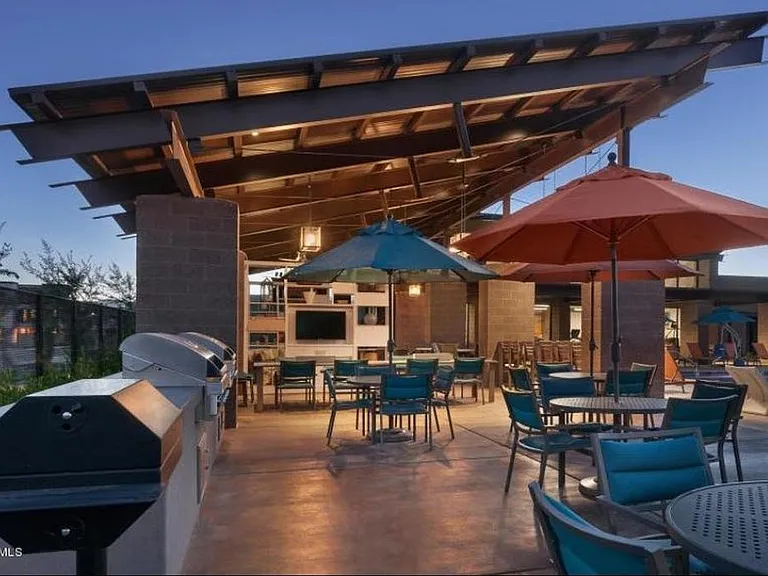 7062 W Carter Dr — Photo 18