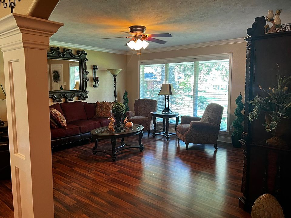 2nd image of 115 Wildwood Dr