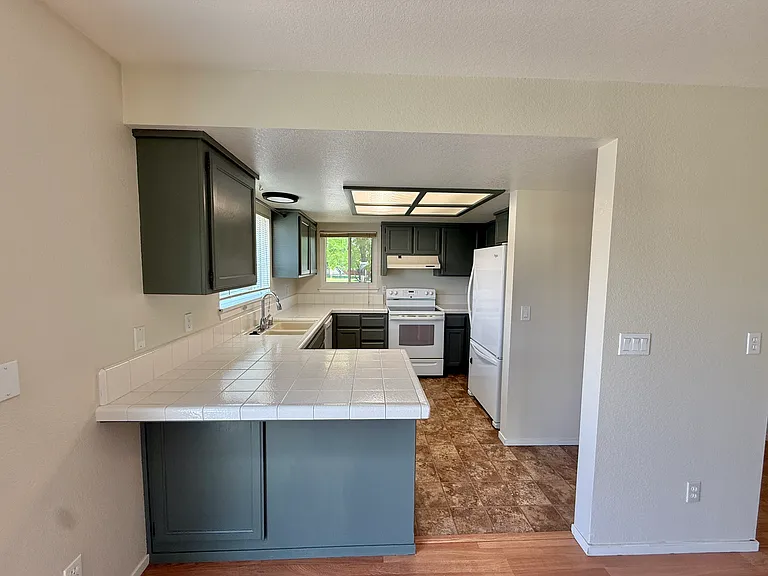 1785 Shamrock Cir — Photo 20