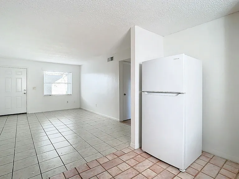 712 E Floribraska Ave #A — Photo 12