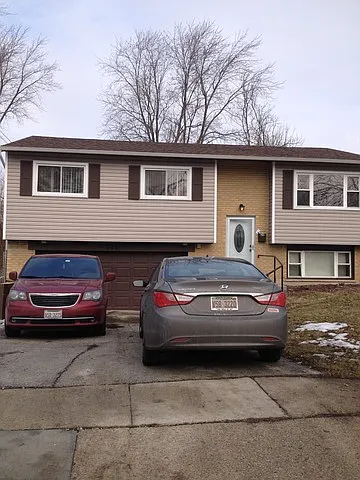 540 Hickok Ave photo 1