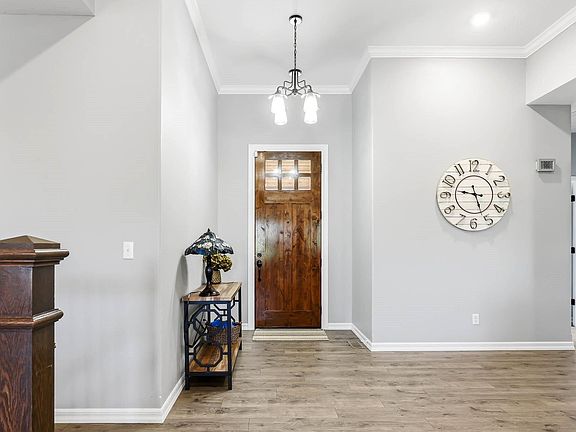 5th image of 691 N Fox Hill Circle