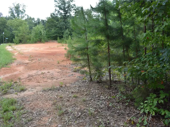 428 Falcons Lair West Dr, Walhalla, SC 29691