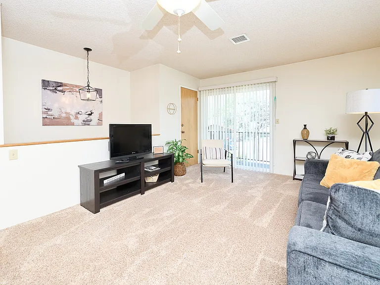 210 Daniels Dr #U — Photo 8