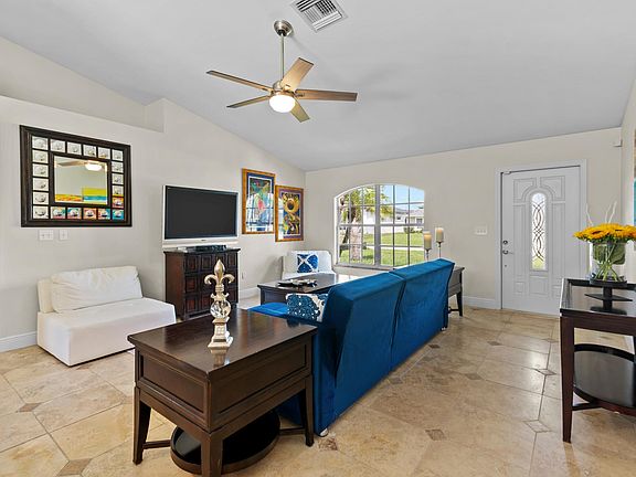 3rd image of 2586 SW 27th St