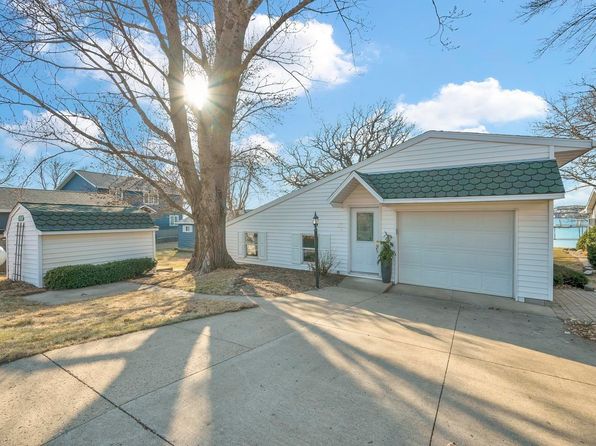 24664 182nd St, Spirit Lake, IA 51360