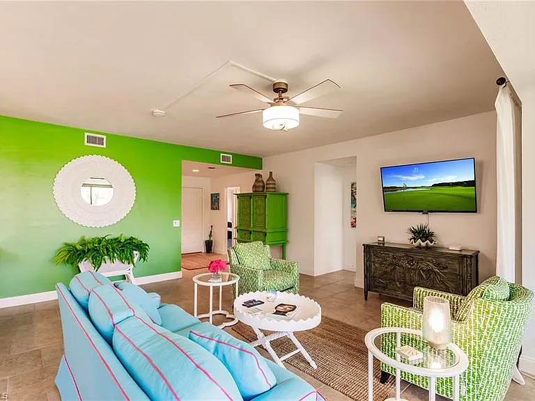 22 Cypress View Dr #B — Photo 4