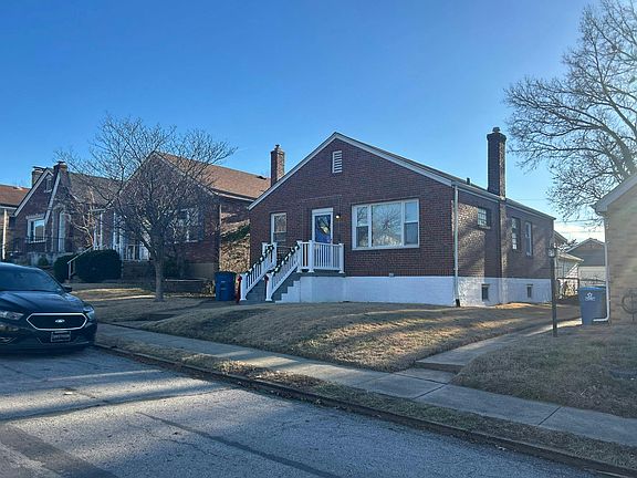 2nd image of 824 Cumberland Dr