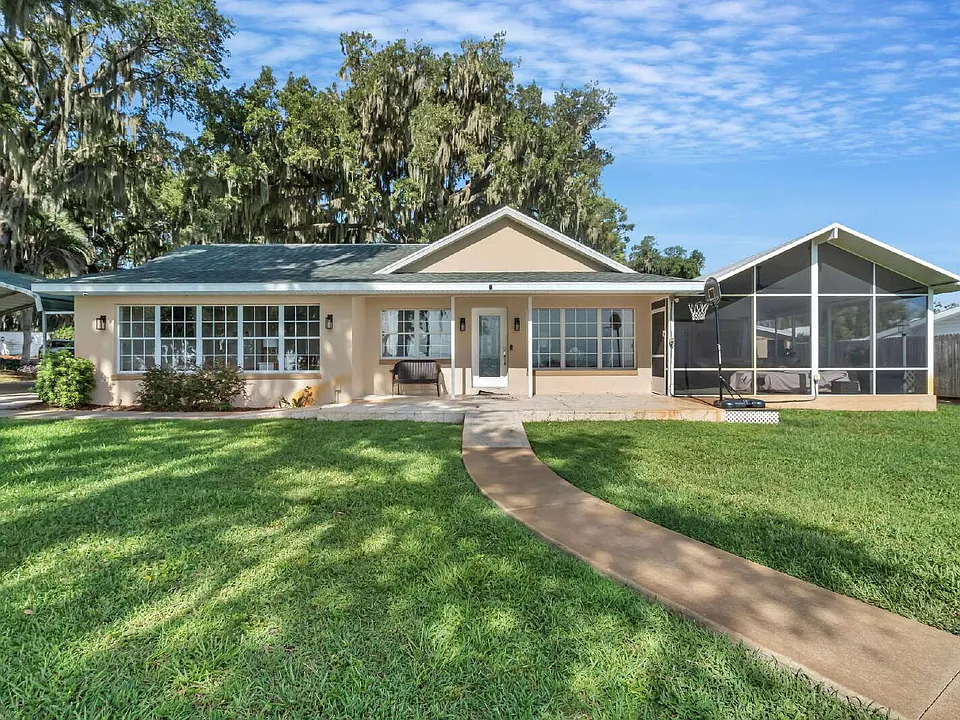 606 N Shore Dr