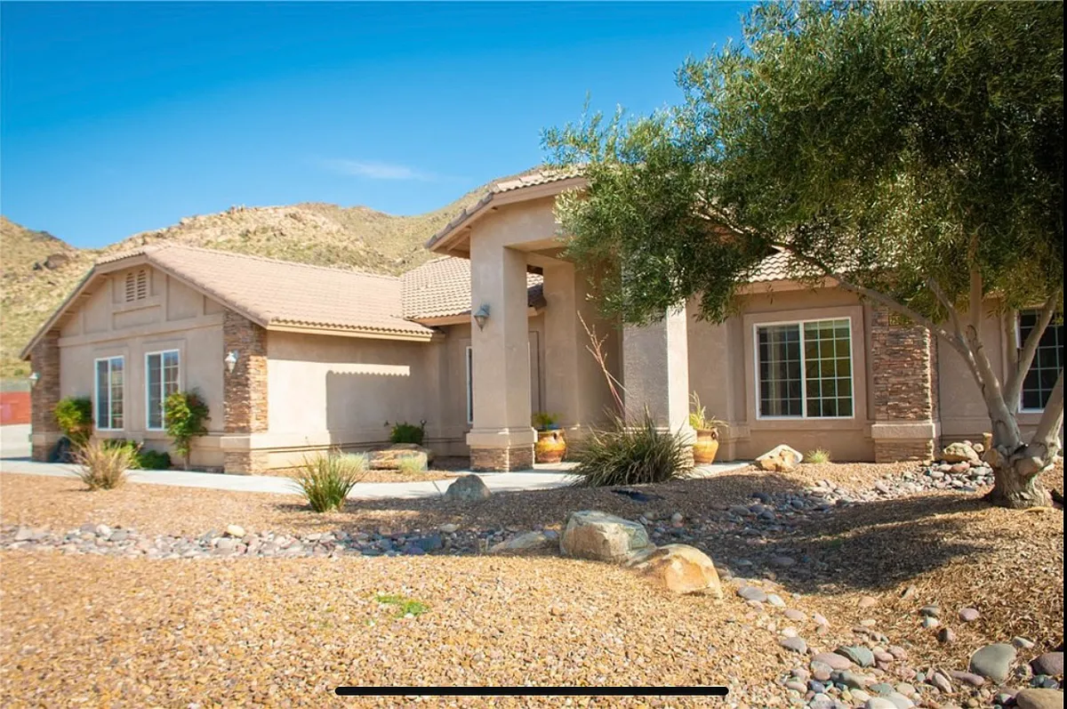 Building Photo - 25125 Kenneth Way