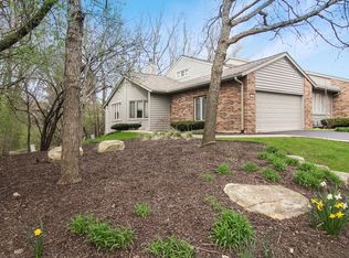 105 Commons Dr, Palos Park, IL 60464