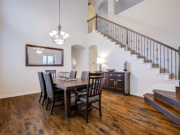 5th image of 10840 Leesa Dr
