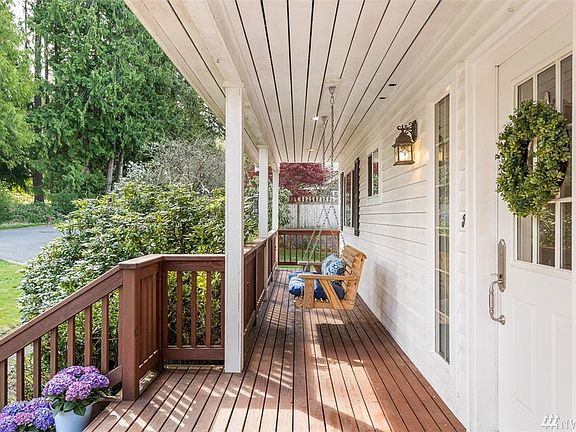 3rd image of 21556 SE 28th Ln