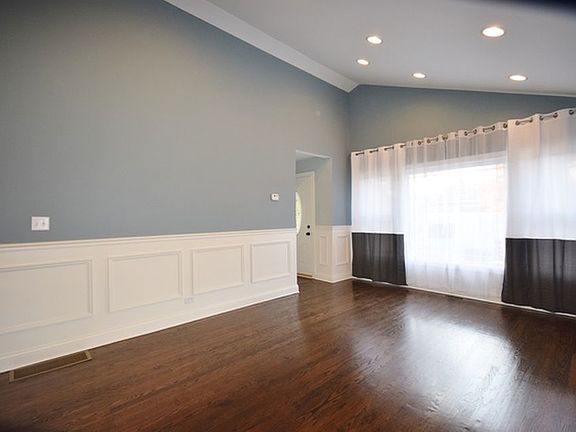 3rd image of 4753 S Leamington Ave #1