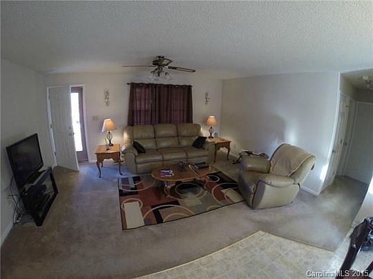 5th image of 102 Jason Ct