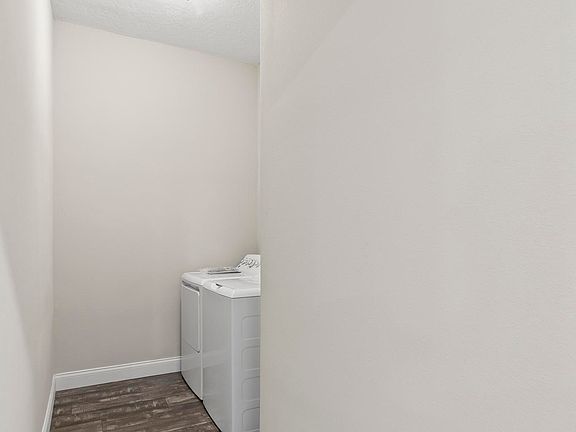 2nd image of 7 Untermeyer Pl Unit A
