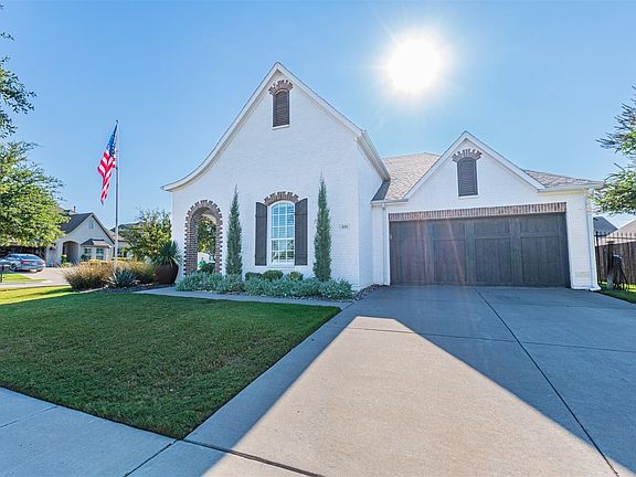 2nd image of 400 Prairie Run