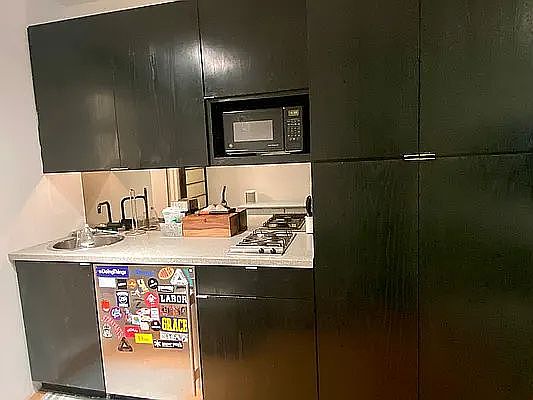 3rd image of 20 Jane St APT 4C