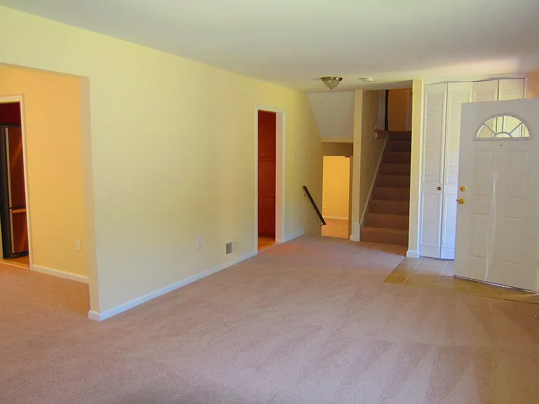4898 Wheatstone Dr — Photo 3