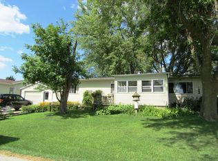 124 Canary Cir, Watertown, WI 53098