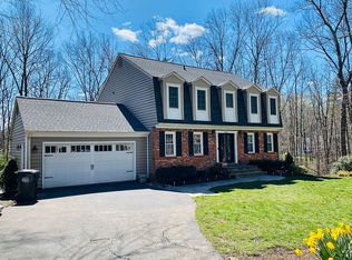 10735 Midsummer Dr, Reston, VA 20191