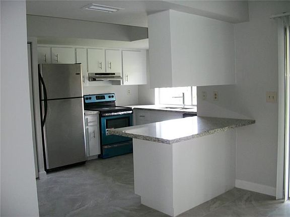 2nd image of 11000 NW 21st St