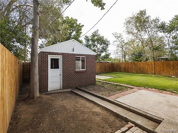 2nd image of 3071 Newport St