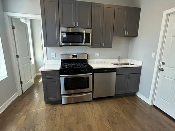 3210 S May St APT 2F, Chicago, IL 60608