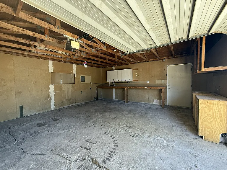 2111 Santa Cruz Ave — Photo 26