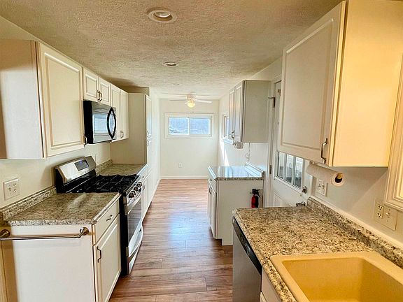 4th image of 412 Kentucky Ave