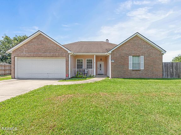 2nd image of 100 Longleaf Dr