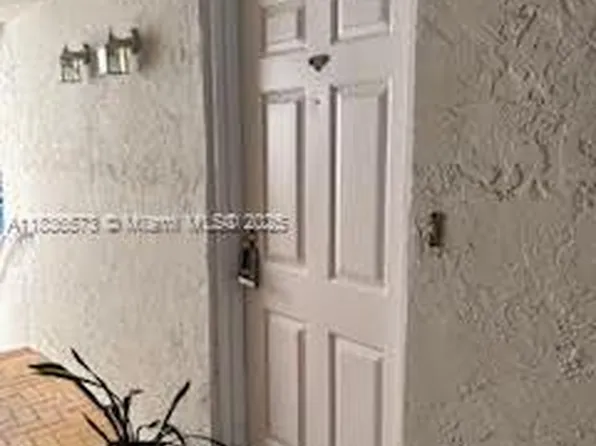 10441 Mahogany Key Cir APT 202, Miami, FL 33196