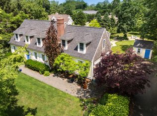 10 Westmoreland Dr W, Falmouth, MA 02540
