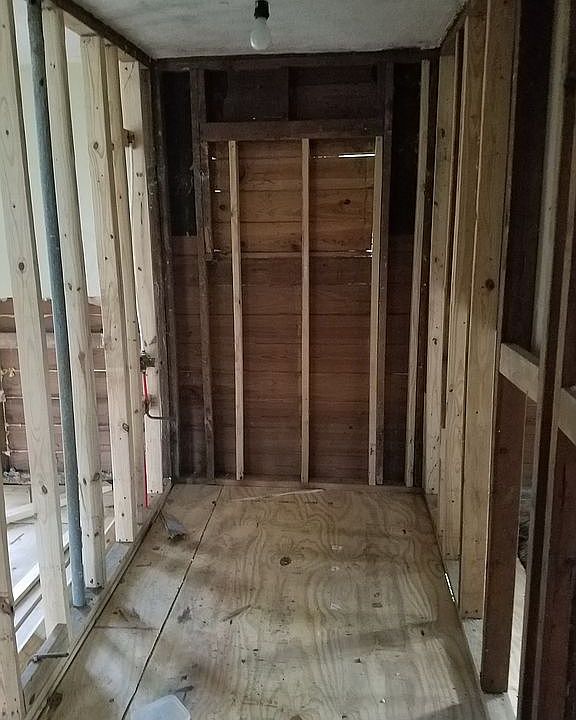 2nd image of 115 Willa Ln