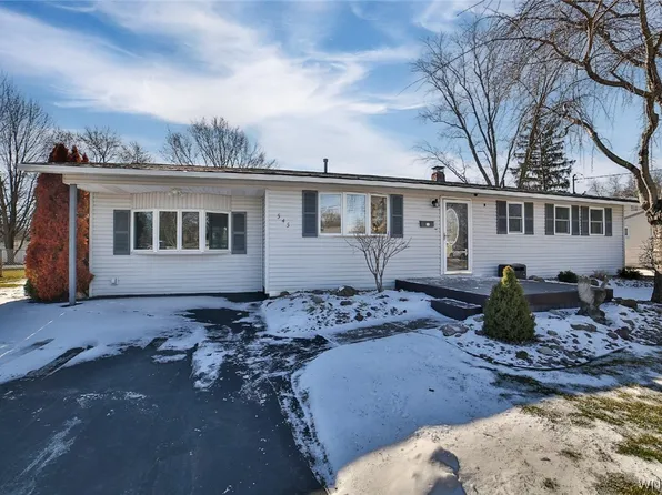 545 Northfield Dr, Youngstown, NY 14174