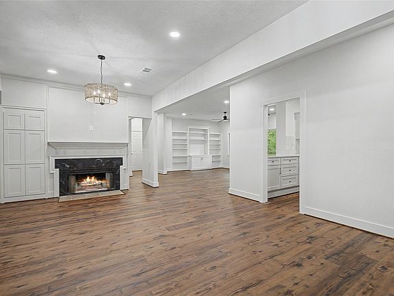 5th image of 83 Dahlia Rd