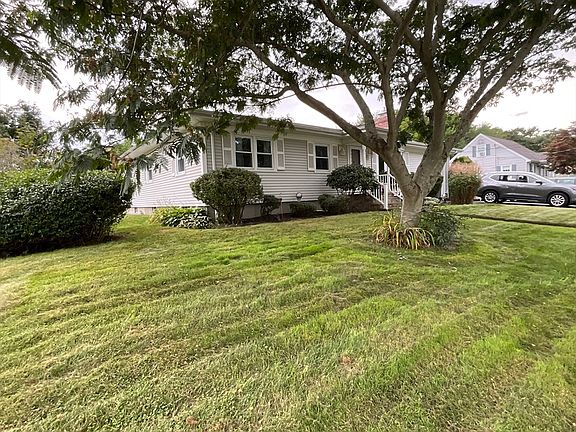 4th image of 55 Evans St