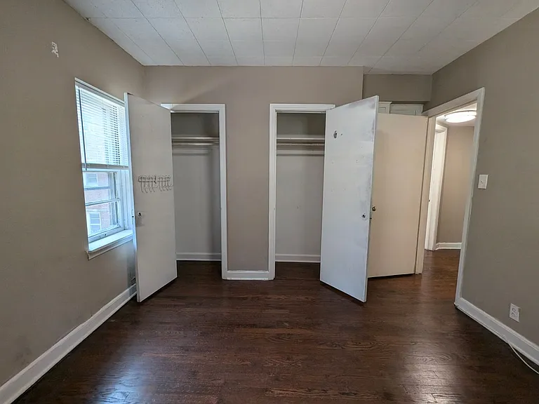 5425-33 W Martin Dr — Photo 14