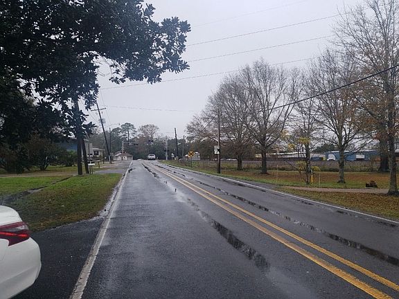 4th image of 1179 Highway 628