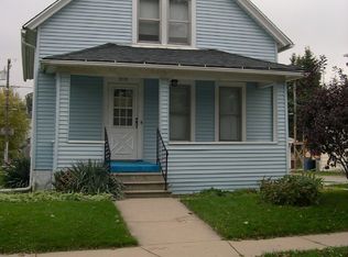 910 Cora St, Joliet, IL 60435