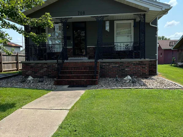 708 S Emma St, Christopher, IL 62822