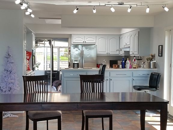 3rd image of 2401 Balboa Vista Dr