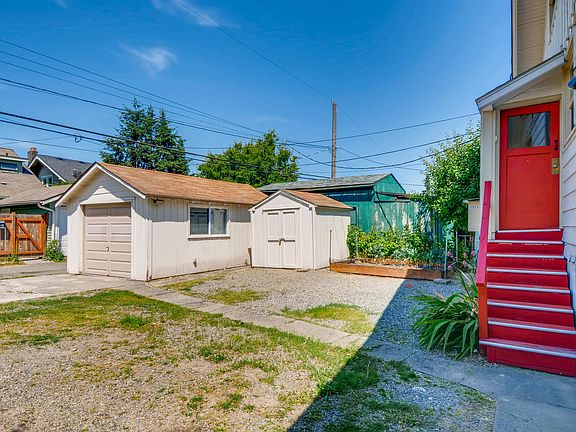 2nd image of 5055 8th Ave NE #C