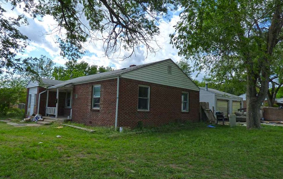 2nd image of 402 W Blake St