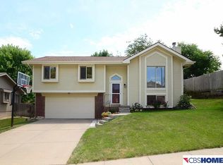 15811 Seward St, Omaha, NE 68118